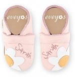 Krabbelschuhe in rosa mit Blume