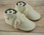 Krabbelschuhe Natur mit Rosen