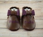 Krabbelschuhe braun mit Schleife