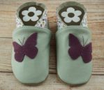 Krabbelschuhe mint mit lila Schmetterling