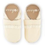 Krabbelschuhe beige mit Häkelspitze