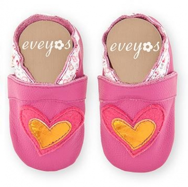 Krabbelschuhe Beere mit Herzen