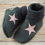 Krabbelschuhe grau mit rosa Stern
